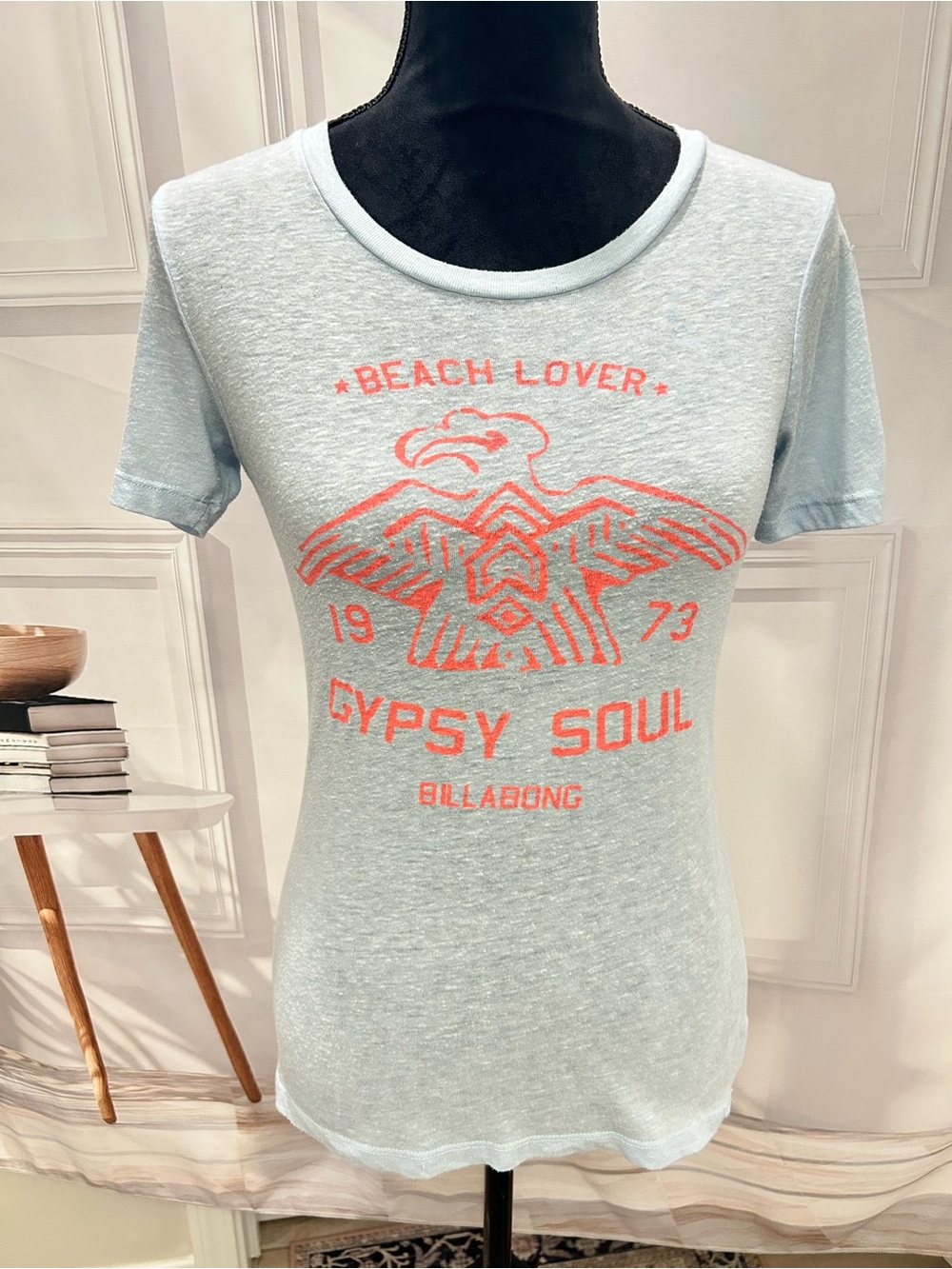 Billabong Light Blue Short-Sleeve 'Gypsy Soul' Tee with Coral Graphic XS EUC